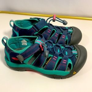 Keen Kids sandal Newport waterproof size 2